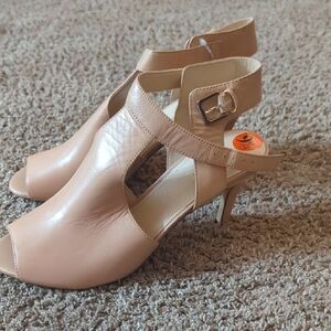 Nine west Elegant Tan Women's Heels